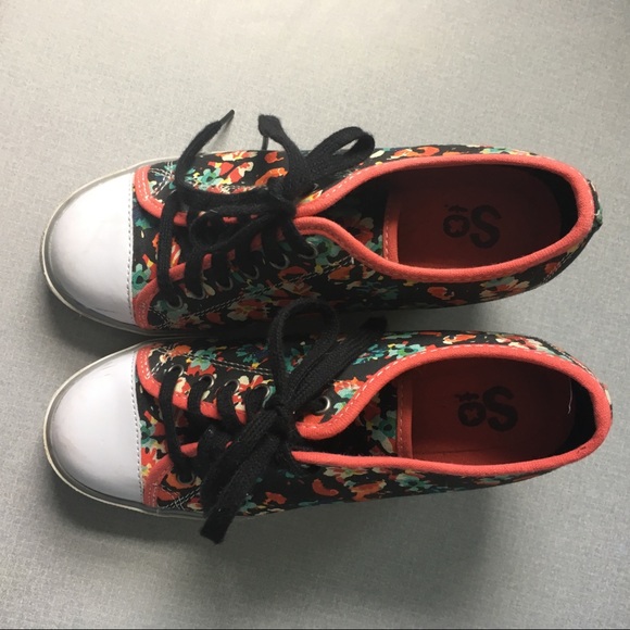 Floral sneaker lace up wedge heel shoe - Picture 2 of 4